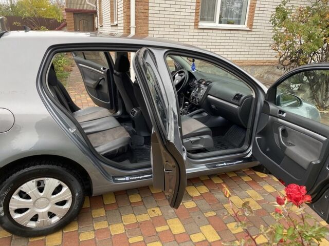 Сірий Фольксваген Гольф, об'ємом двигуна 1.4 л та пробігом 270 тис. км за 4100 $, фото 19 на Automoto.ua