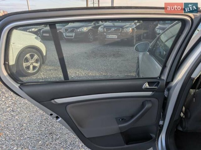 Серый Фольксваген Гольф, объемом двигателя 1.6 л и пробегом 244 тыс. км за 5950 $, фото 32 на Automoto.ua