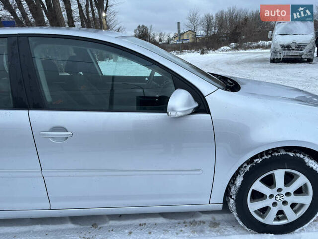 Серый Фольксваген Гольф, объемом двигателя 1.4 л и пробегом 209 тыс. км за 5650 $, фото 7 на Automoto.ua