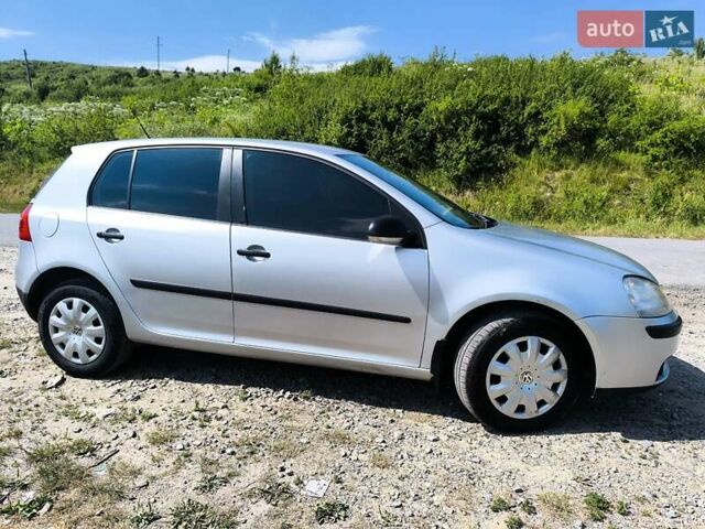 Серый Фольксваген Гольф, объемом двигателя 1.6 л и пробегом 268 тыс. км за 5900 $, фото 12 на Automoto.ua