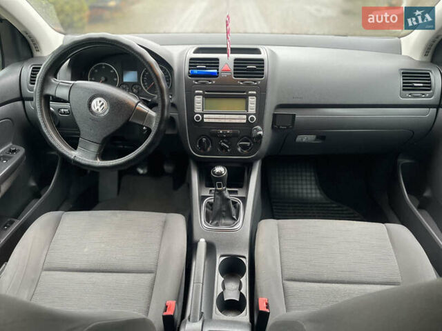 Сірий Фольксваген Гольф, об'ємом двигуна 1.9 л та пробігом 220 тис. км за 5899 $, фото 11 на Automoto.ua