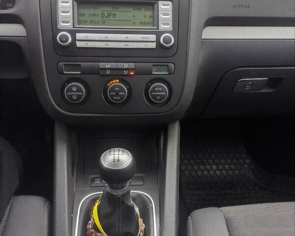 Сірий Фольксваген Гольф, об'ємом двигуна 1.4 л та пробігом 235 тис. км за 5900 $, фото 9 на Automoto.ua