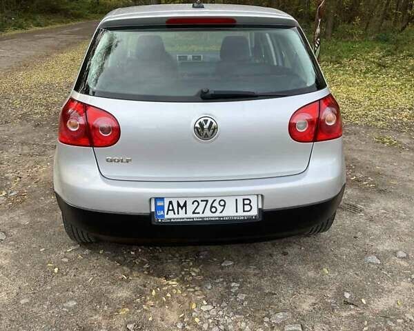 Серый Фольксваген Гольф, объемом двигателя 1.39 л и пробегом 204 тыс. км за 5400 $, фото 4 на Automoto.ua