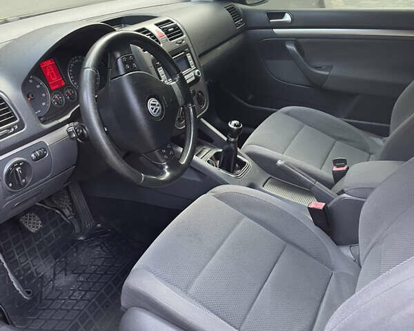 Фольксваген Гольф 2007 у Вінниці на Automoto.ua Сірий Фольксваген Гольф, об'ємом двигуна 1.6 л та пробігом 148 тис. км за 4999 $, фото 9 на Automoto.ua