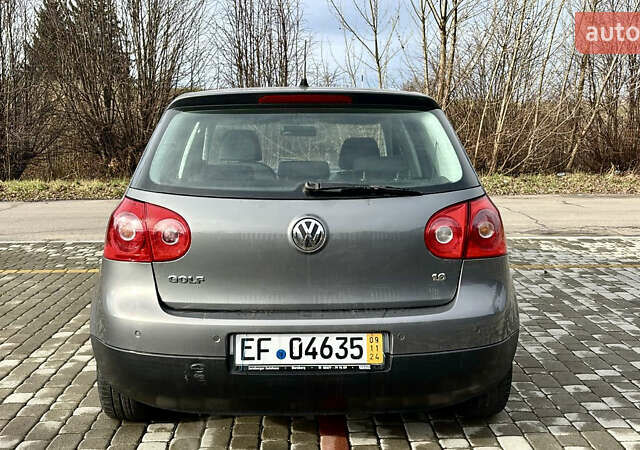 Серый Фольксваген Гольф, объемом двигателя 1.6 л и пробегом 182 тыс. км за 5999 $, фото 2 на Automoto.ua