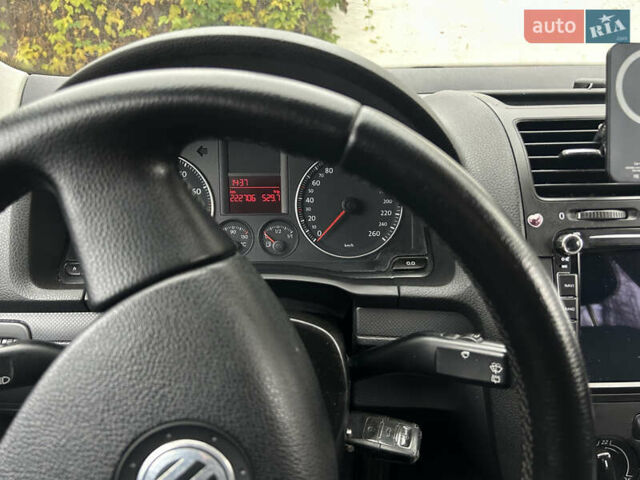 Серый Фольксваген Гольф, объемом двигателя 1.6 л и пробегом 220 тыс. км за 5800 $, фото 9 на Automoto.ua