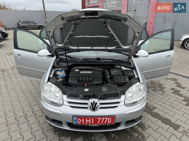 Серый Фольксваген Гольф, объемом двигателя 1.6 л и пробегом 212 тыс. км за 6450 $, фото 47 на Automoto.ua