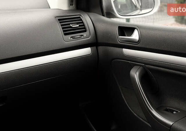 Серый Фольксваген Гольф, объемом двигателя 1.4 л и пробегом 239 тыс. км за 5150 $, фото 21 на Automoto.ua