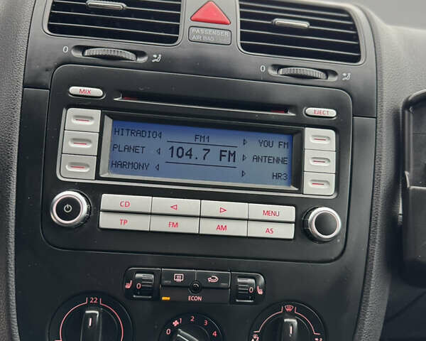 Сірий Фольксваген Гольф, об'ємом двигуна 1.6 л та пробігом 209 тис. км за 5999 $, фото 25 на Automoto.ua