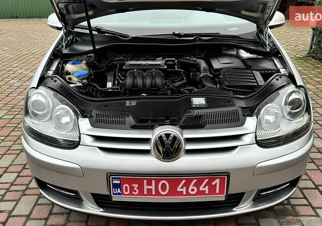 Серый Фольксваген Гольф, объемом двигателя 1.6 л и пробегом 178 тыс. км за 6556 $, фото 69 на Automoto.ua