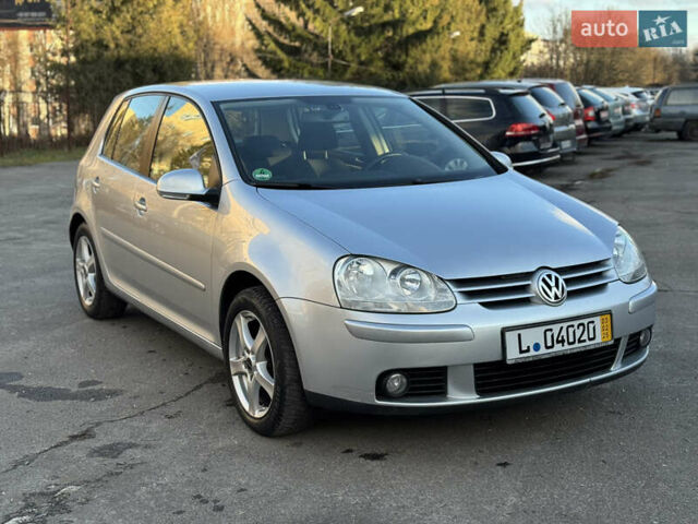 Серый Фольксваген Гольф, объемом двигателя 1.6 л и пробегом 240 тыс. км за 5850 $, фото 2 на Automoto.ua
