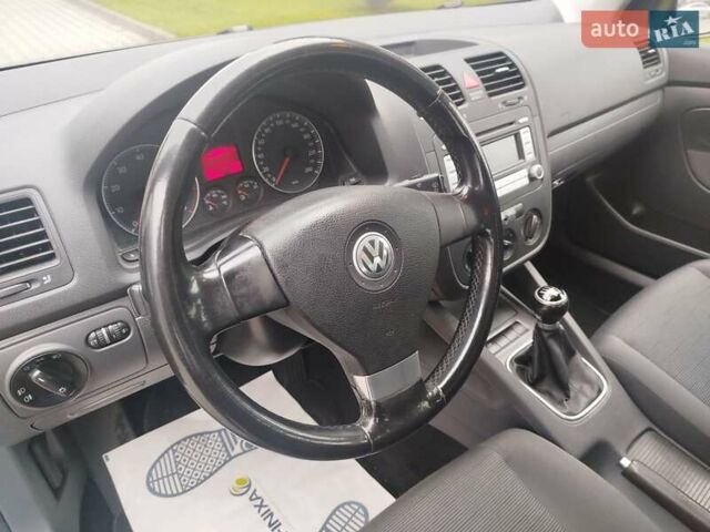 Сірий Фольксваген Гольф, об'ємом двигуна 1.4 л та пробігом 180 тис. км за 5000 $, фото 15 на Automoto.ua
