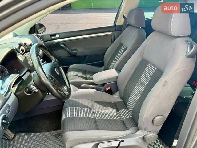 Сірий Фольксваген Гольф, об'ємом двигуна 1.39 л та пробігом 240 тис. км за 6200 $, фото 10 на Automoto.ua