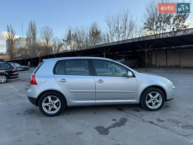 Серый Фольксваген Гольф, объемом двигателя 1.6 л и пробегом 240 тыс. км за 5850 $, фото 9 на Automoto.ua