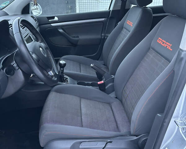 Серый Фольксваген Гольф, объемом двигателя 1.4 л и пробегом 209 тыс. км за 5650 $, фото 24 на Automoto.ua