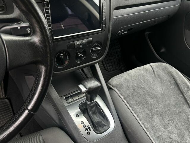 Серый Фольксваген Гольф, объемом двигателя 1.6 л и пробегом 220 тыс. км за 5800 $, фото 7 на Automoto.ua