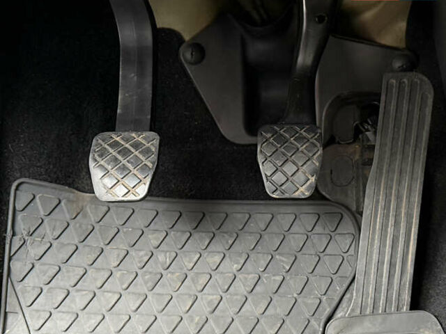 Серый Фольксваген Гольф, объемом двигателя 1.6 л и пробегом 212 тыс. км за 6450 $, фото 46 на Automoto.ua