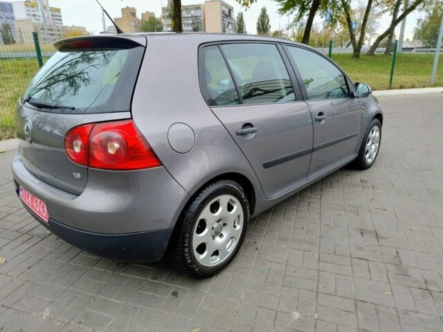 Серый Фольксваген Гольф, объемом двигателя 1.6 л и пробегом 233 тыс. км за 5999 $, фото 2 на Automoto.ua