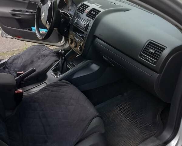 Сірий Фольксваген Гольф, об'ємом двигуна 1.6 л та пробігом 243 тис. км за 4500 $, фото 10 на Automoto.ua