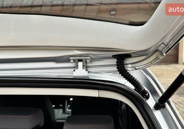 Серый Фольксваген Гольф, объемом двигателя 1.6 л и пробегом 178 тыс. км за 6556 $, фото 24 на Automoto.ua