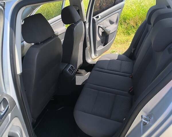 Серый Фольксваген Гольф, объемом двигателя 1.6 л и пробегом 268 тыс. км за 5900 $, фото 27 на Automoto.ua