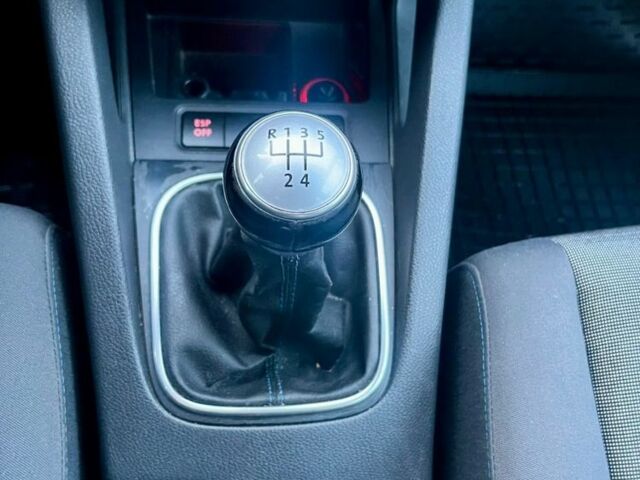 Сірий Фольксваген Гольф, об'ємом двигуна 1.6 л та пробігом 179 тис. км за 7544 $, фото 6 на Automoto.ua