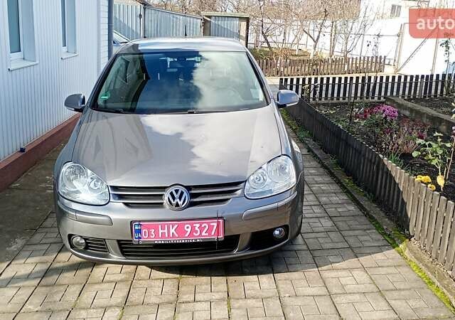 Серый Фольксваген Гольф, объемом двигателя 1.6 л и пробегом 238 тыс. км за 6300 $, фото 4 на Automoto.ua