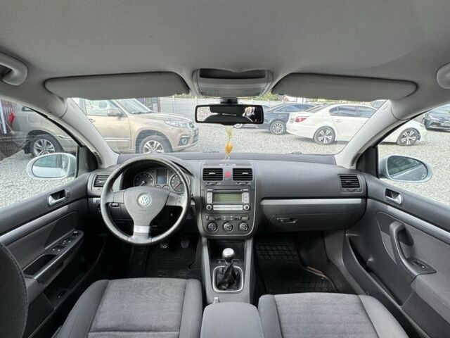 Серый Фольксваген Гольф, объемом двигателя 1.4 л и пробегом 236 тыс. км за 5999 $, фото 6 на Automoto.ua