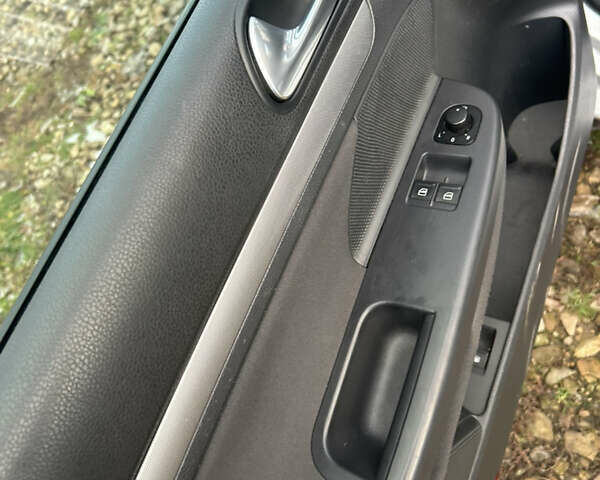 Серый Фольксваген Гольф, объемом двигателя 1.4 л и пробегом 185 тыс. км за 5100 $, фото 25 на Automoto.ua