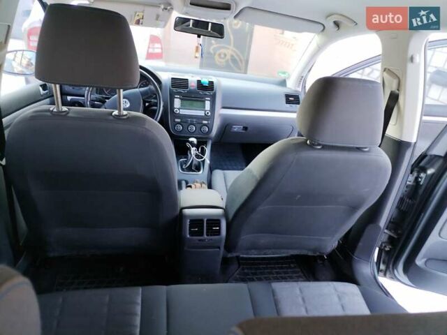 Сірий Фольксваген Гольф, об'ємом двигуна 1.39 л та пробігом 240 тис. км за 5600 $, фото 9 на Automoto.ua