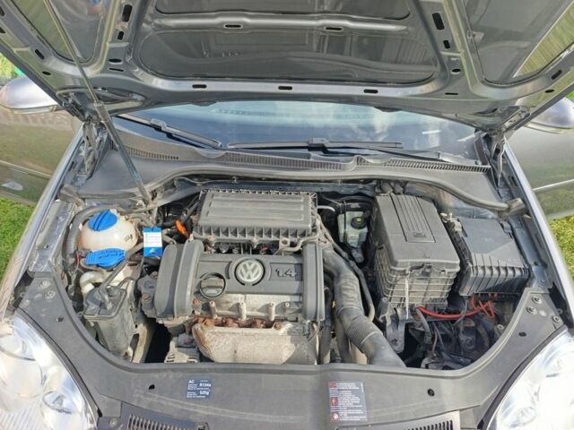 Сірий Фольксваген Гольф, об'ємом двигуна 1.4 л та пробігом 202 тис. км за 5500 $, фото 7 на Automoto.ua