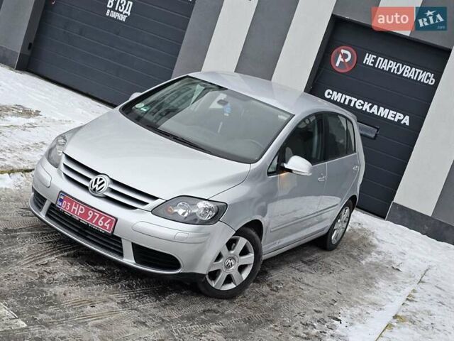 Серый Фольксваген Гольф, объемом двигателя 1.6 л и пробегом 109 тыс. км за 6900 $, фото 2 на Automoto.ua