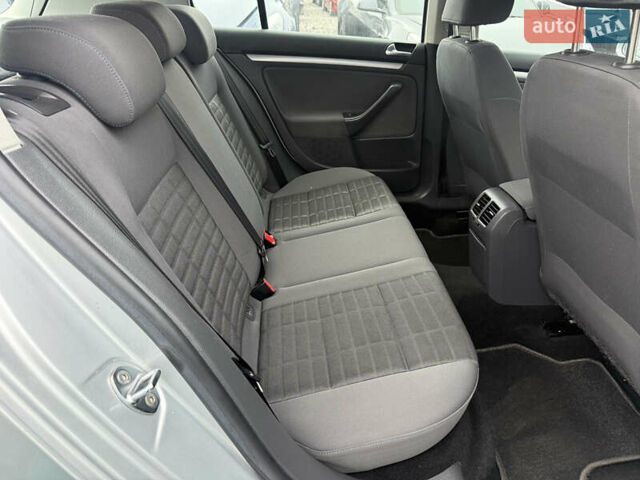 Сірий Фольксваген Гольф, об'ємом двигуна 1.6 л та пробігом 205 тис. км за 7100 $, фото 19 на Automoto.ua