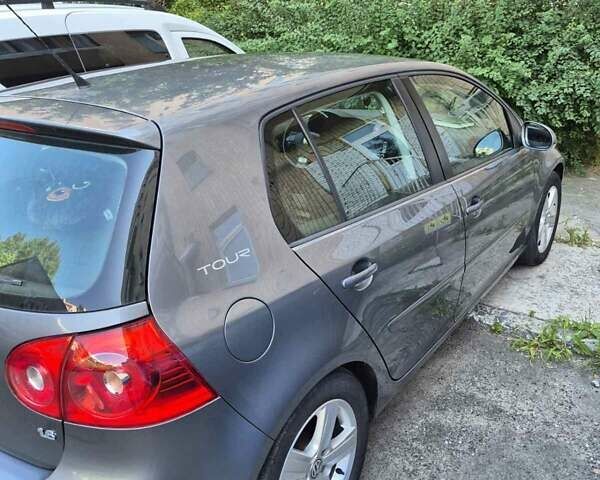 Серый Фольксваген Гольф, объемом двигателя 1.6 л и пробегом 227 тыс. км за 6500 $, фото 3 на Automoto.ua