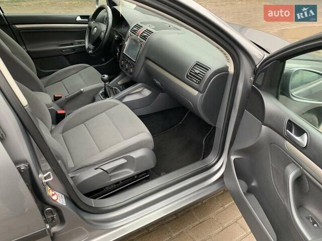 Сірий Фольксваген Гольф, об'ємом двигуна 1.6 л та пробігом 164 тис. км за 5700 $, фото 11 на Automoto.ua
