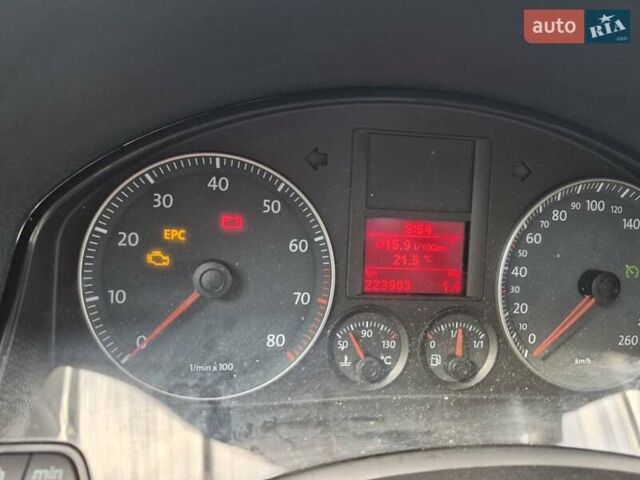 Серый Фольксваген Гольф, объемом двигателя 1.6 л и пробегом 227 тыс. км за 6500 $, фото 17 на Automoto.ua