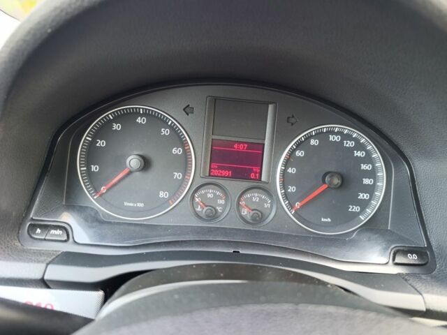 Сірий Фольксваген Гольф, об'ємом двигуна 1.4 л та пробігом 202 тис. км за 5500 $, фото 6 на Automoto.ua