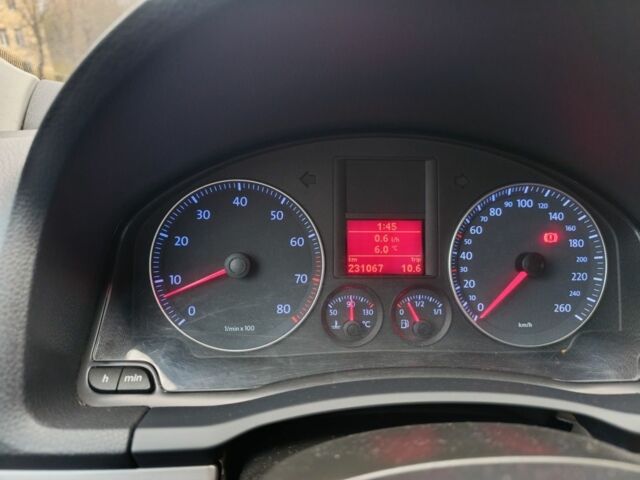 Серый Фольксваген Гольф, объемом двигателя 1.4 л и пробегом 231 тыс. км за 5950 $, фото 11 на Automoto.ua