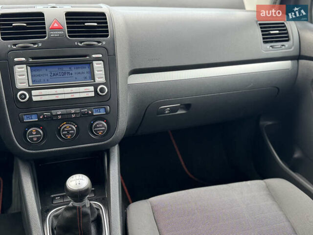 Серый Фольксваген Гольф, объемом двигателя 1.4 л и пробегом 169 тыс. км за 5700 $, фото 31 на Automoto.ua