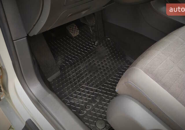 Сірий Фольксваген Гольф, об'ємом двигуна 1.6 л та пробігом 200 тис. км за 6950 $, фото 167 на Automoto.ua