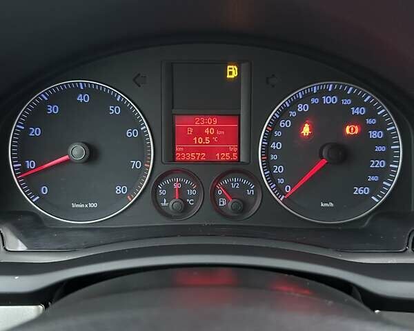 Серый Фольксваген Гольф, объемом двигателя 1.4 л и пробегом 233 тыс. км за 6750 $, фото 23 на Automoto.ua