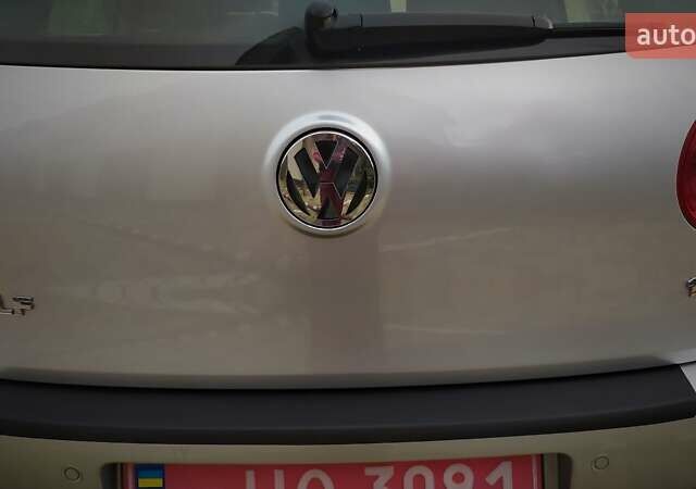 Сірий Фольксваген Гольф, об'ємом двигуна 1.6 л та пробігом 200 тис. км за 6950 $, фото 170 на Automoto.ua