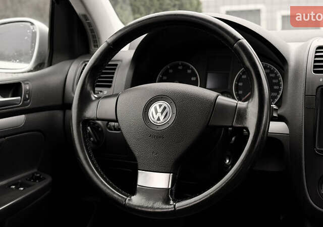 Серый Фольксваген Гольф, объемом двигателя 1.4 л и пробегом 239 тыс. км за 5150 $, фото 17 на Automoto.ua