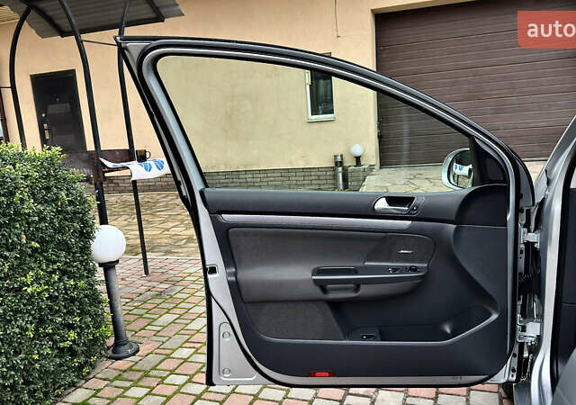 Серый Фольксваген Гольф, объемом двигателя 1.6 л и пробегом 178 тыс. км за 6556 $, фото 32 на Automoto.ua