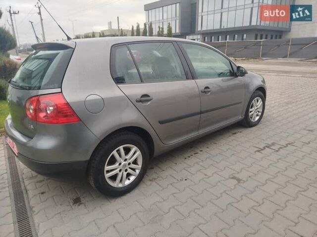 Сірий Фольксваген Гольф, об'ємом двигуна 1.4 л та пробігом 180 тис. км за 5000 $, фото 1 на Automoto.ua