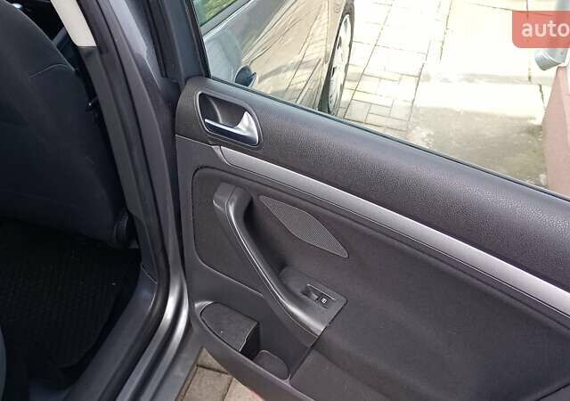 Серый Фольксваген Гольф, объемом двигателя 1.6 л и пробегом 238 тыс. км за 6300 $, фото 9 на Automoto.ua