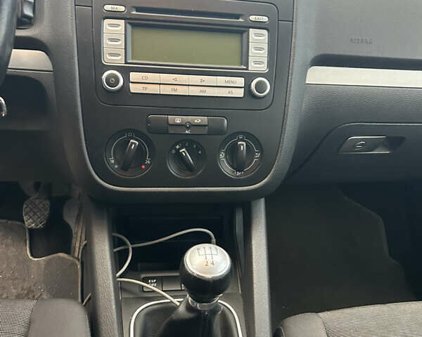 Серый Фольксваген Гольф, объемом двигателя 1.4 л и пробегом 185 тыс. км за 5100 $, фото 17 на Automoto.ua