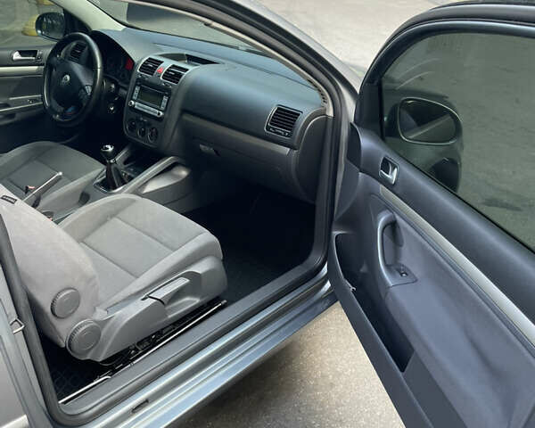 Фольксваген Гольф 2007 у Вінниці на Automoto.ua Сірий Фольксваген Гольф, об'ємом двигуна 1.6 л та пробігом 148 тис. км за 4999 $, фото 12 на Automoto.ua