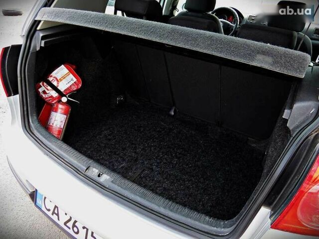 Сірий Фольксваген Гольф, об'ємом двигуна 1.6 л та пробігом 213 тис. км за 5500 $, фото 14 на Automoto.ua