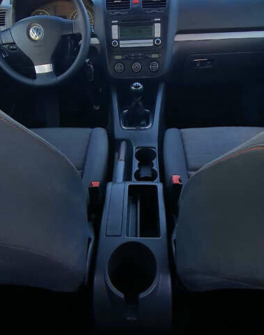 Сірий Фольксваген Гольф, об'ємом двигуна 1.6 л та пробігом 188 тис. км за 5350 $, фото 6 на Automoto.ua